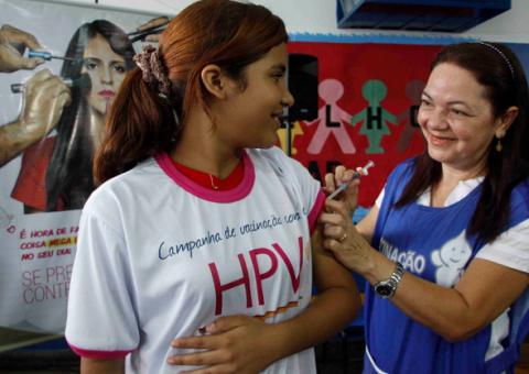 Vacinação contra HPV já imunizou 65% de meninas
